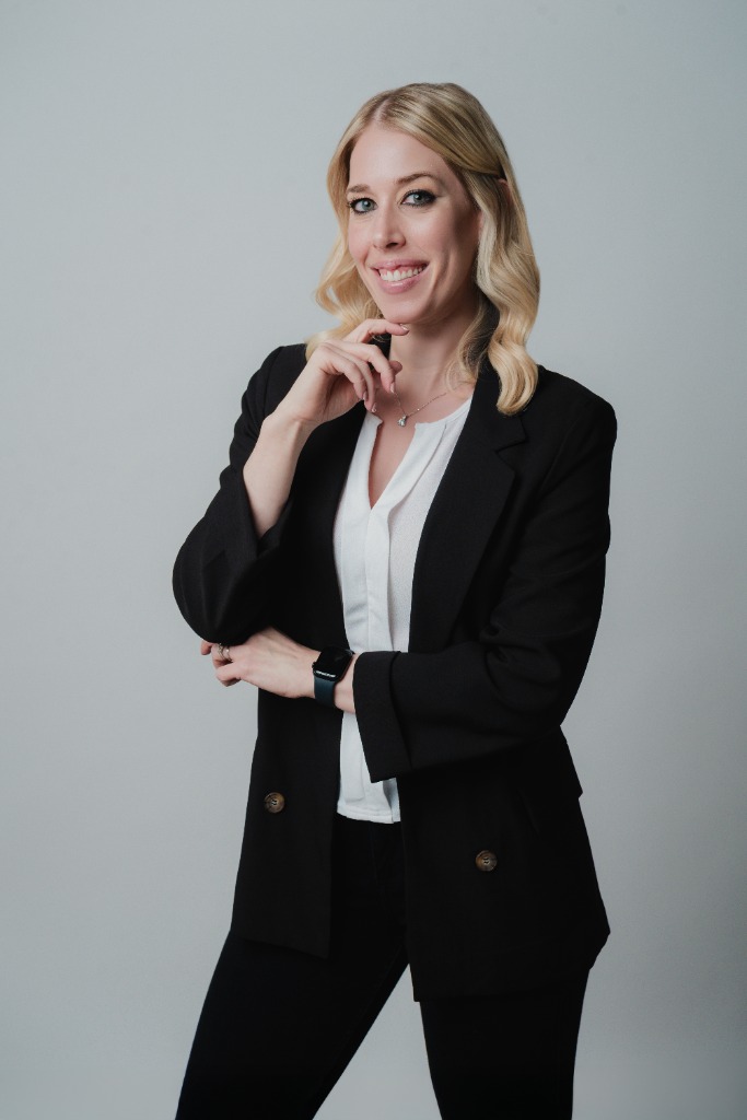 Eva — Your American English Teacher